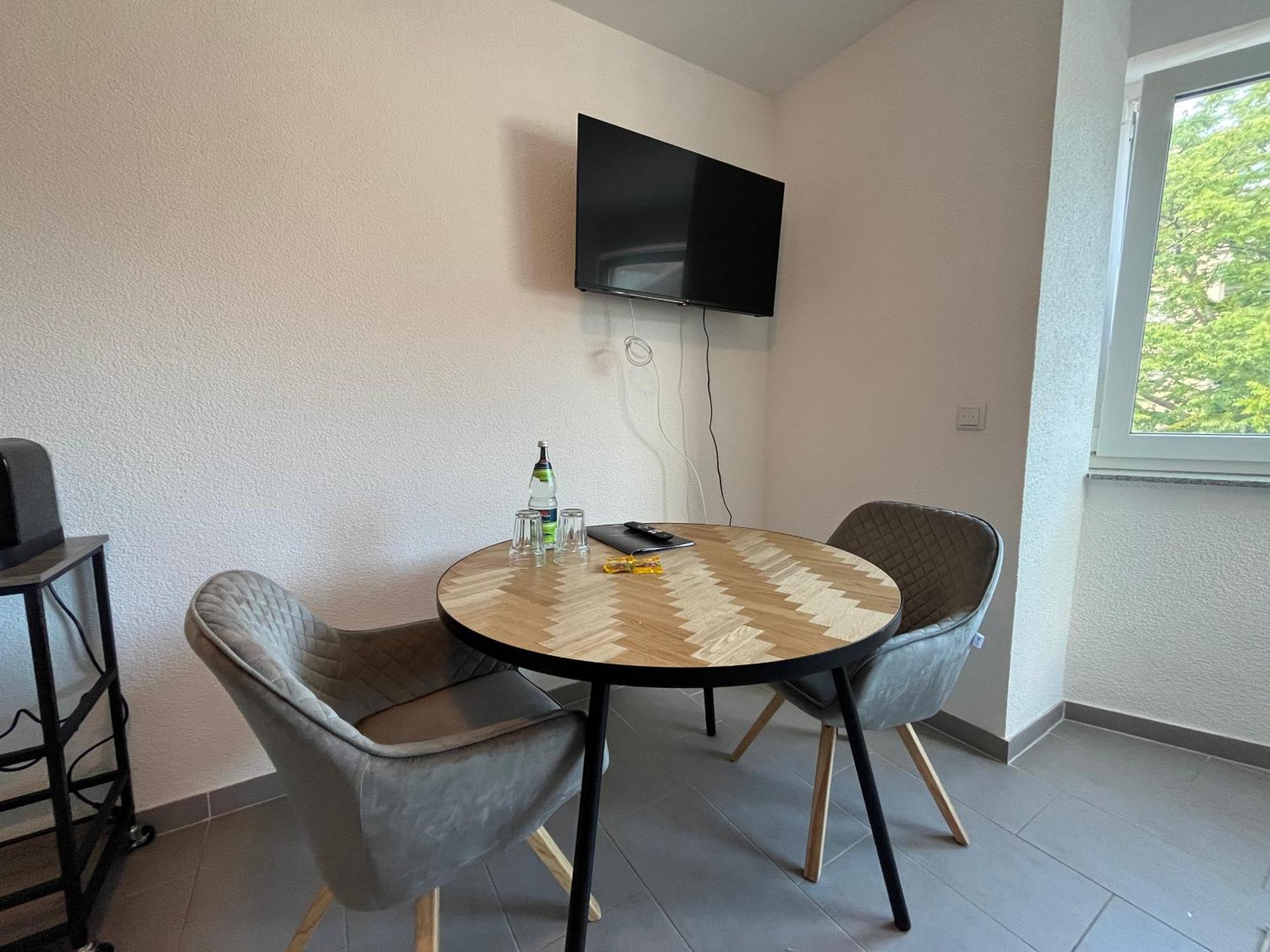 Simplex Apartments Am Europaplatz Karlsruhe Bilik gambar