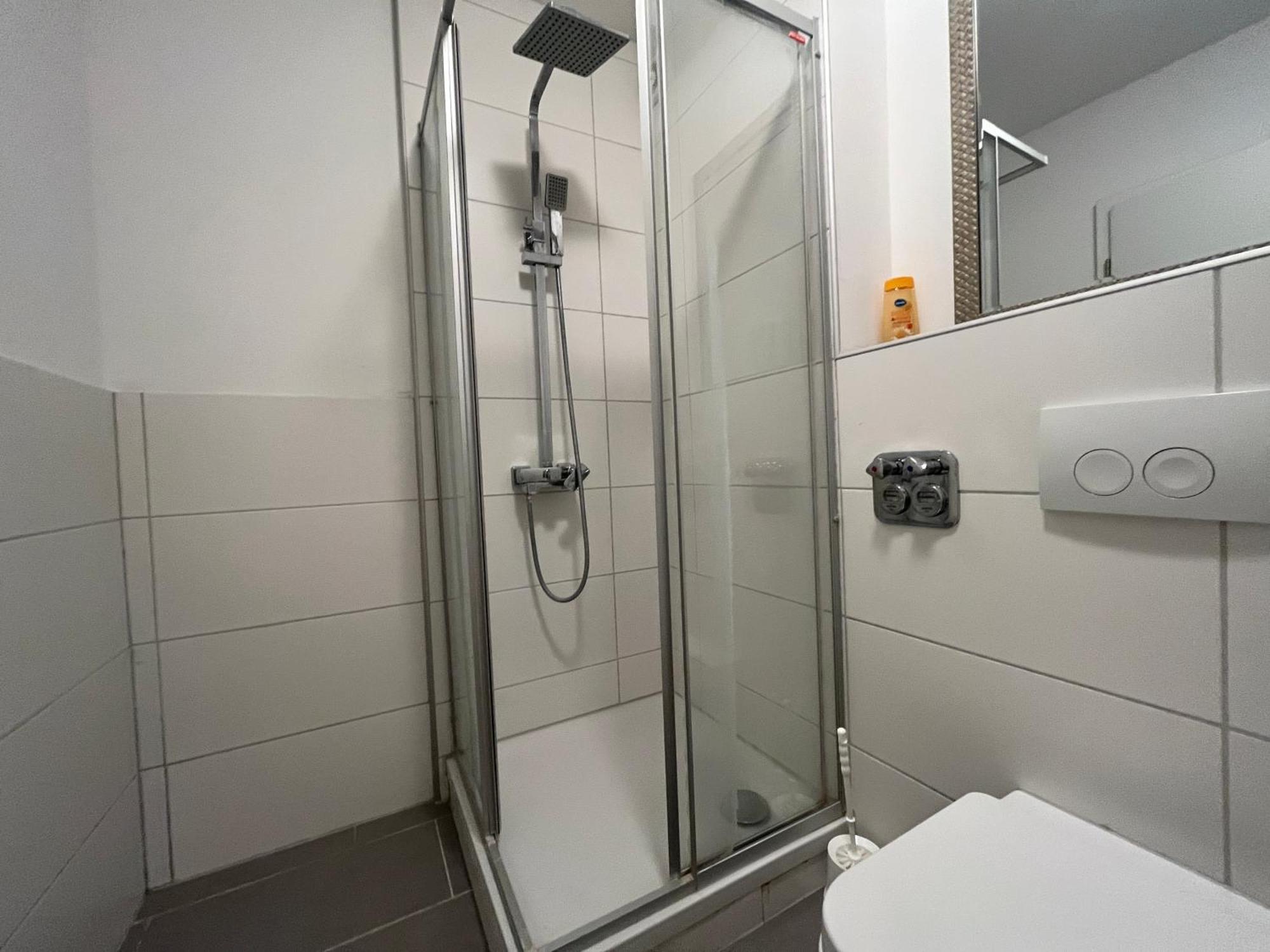 Simplex Apartments Am Europaplatz Karlsruhe Bilik gambar